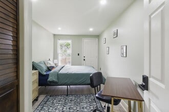 Building Photo - 1232 W Lombard St