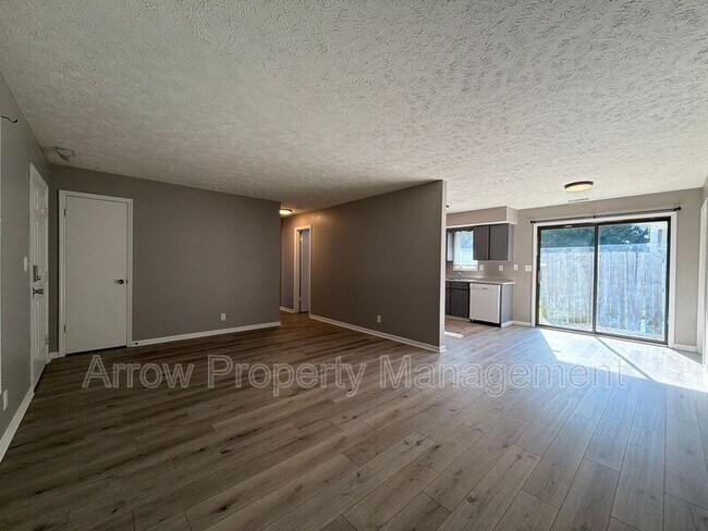 Building Photo - 4441 N 67th St