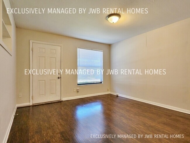 2211 Bourget Dr photo'