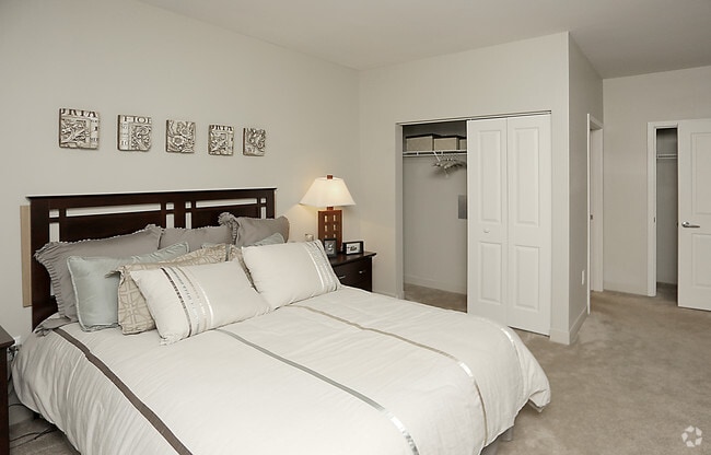 Interior Photo - Sofi Danvers