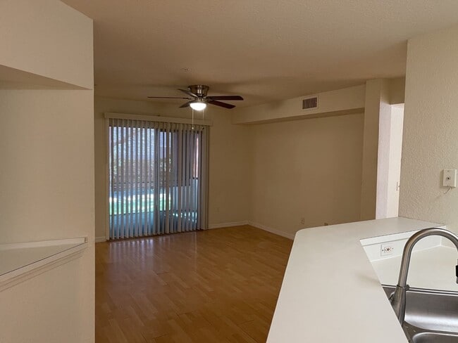 Foto del edificio - Beautiful 1st floor, 3 bedroom/2 bath cond...
