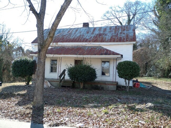 Building Photo - 3 Bedroom in Gray Court
