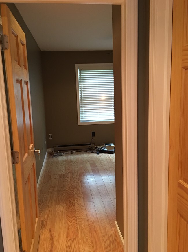 Building Photo - 41 S Main St