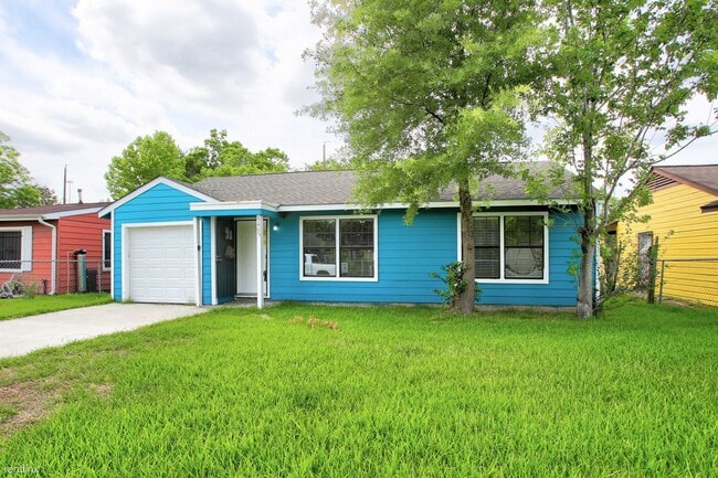 Building Photo - 3 br, 2 bath House - 5405 Southlea St