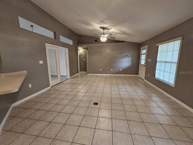Foto del edificio - 931 Sunset Shores Dr