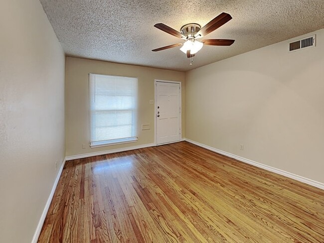 Building Photo - 11211 Ulloa Ln