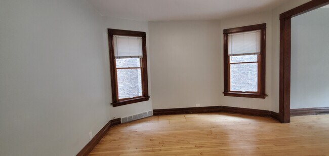 Dining Rm windows - 3655 N Janssen Ave