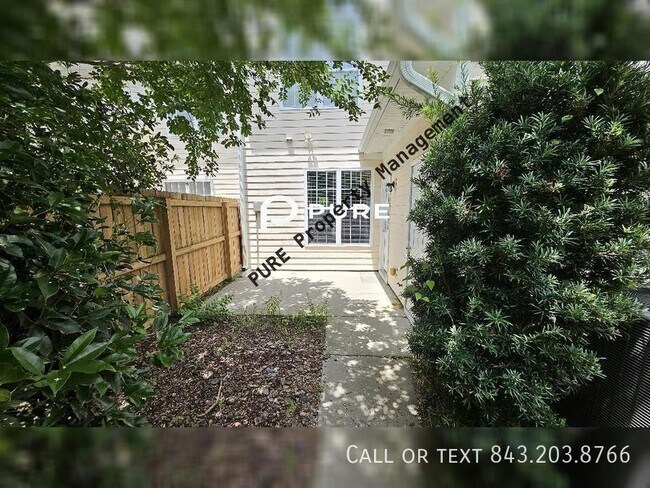 Building Photo - Whitney Lake 3 Bedroom!