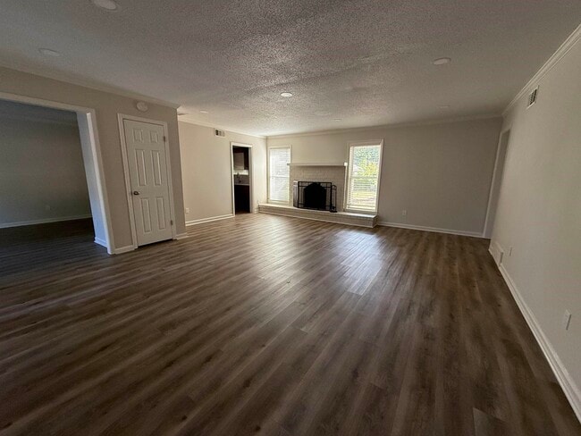 Building Photo - 5701 Baird Dr