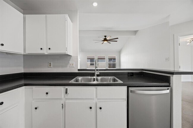Foto del edificio - 11920 Tobler Trail