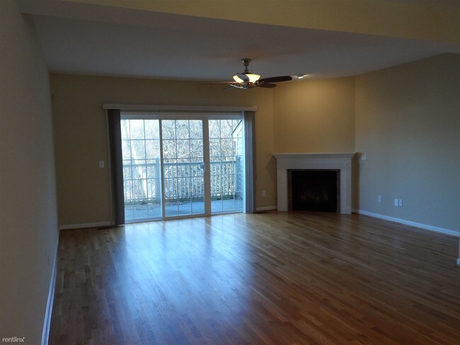 Building Photo - 2 br, 2.5 bath Condo - 5308 Reserve Circle