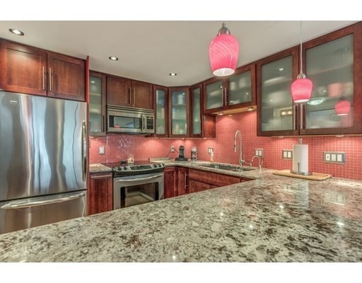 Building Photo - 200 Ledgewood Dr