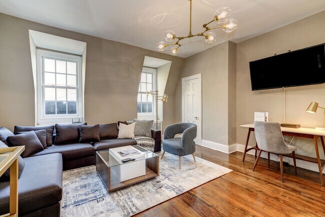 Foto del edificio - 1904 R Street NW Unit 5