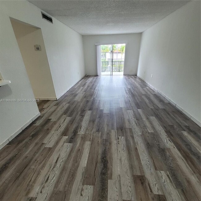 Foto del edificio - 5100 SW 41st St