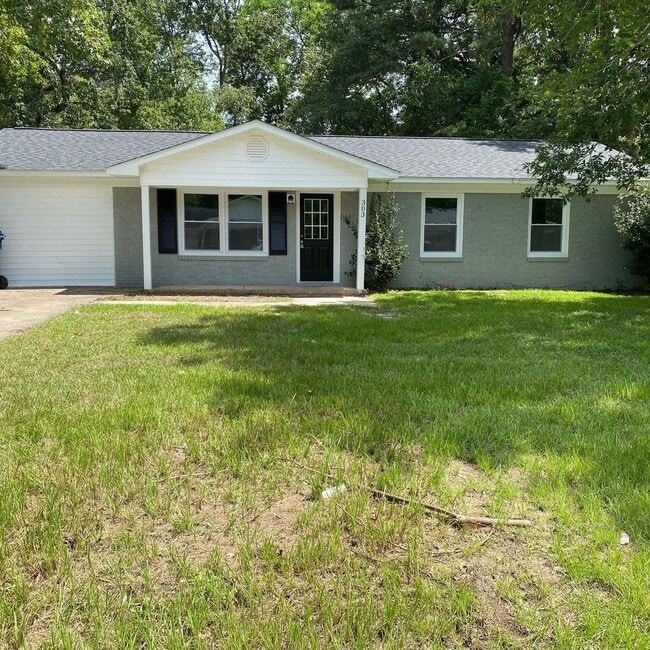 Building Photo - Completely Remodeled