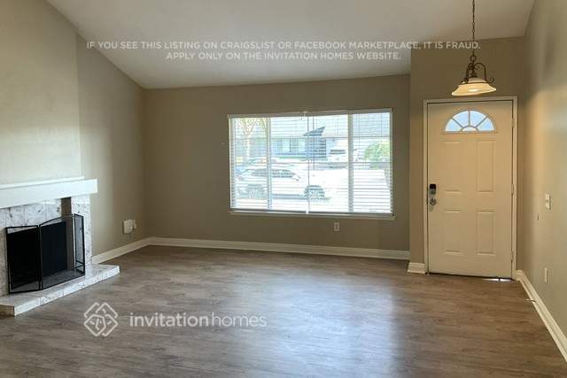 Foto del edificio - 2414 S Woodlark Dr