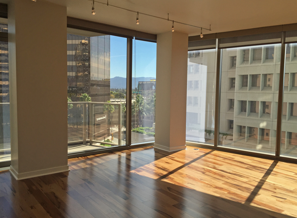 Primary Photo - Gorgeous 2 Bedroom Condo with Fantastic Vi...