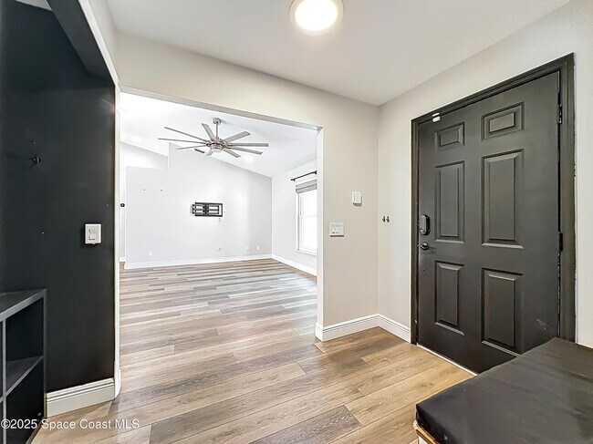 Foto del edificio - 1342 Richwood Cir