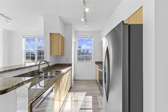 Building Photo - 616 Clearwater Park Rd