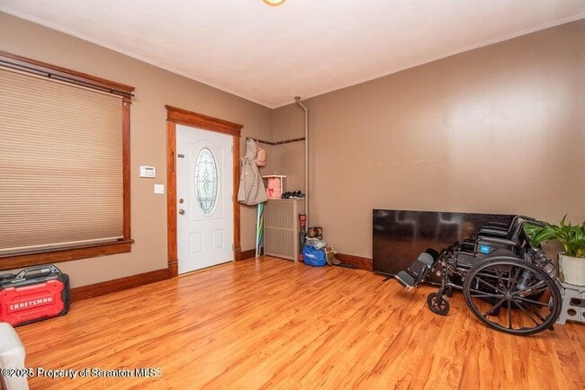 Building Photo - 947 William St