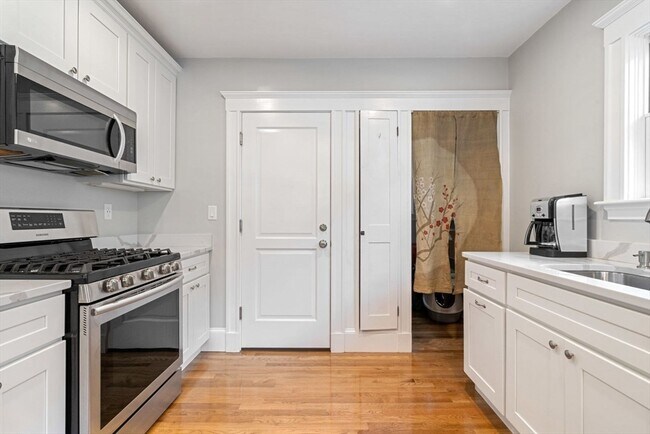 Foto del edificio - 1045 Adams St