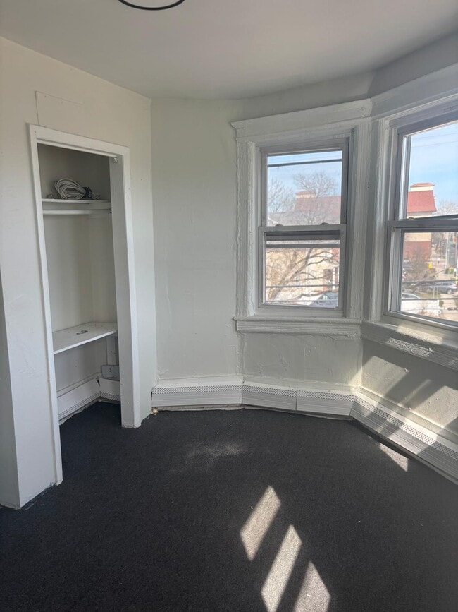 Building Photo - 201 4th St