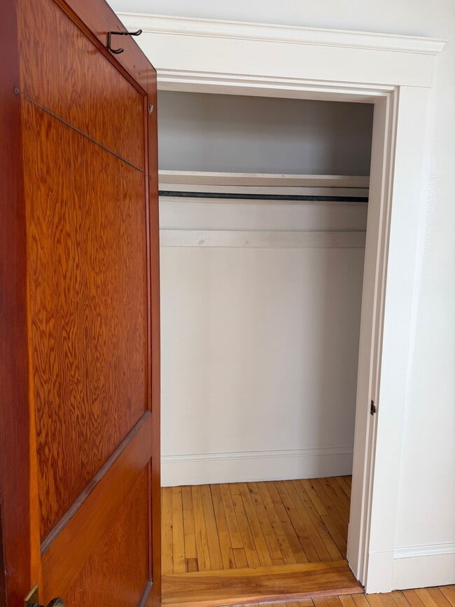 Foto del edificio - 248 N Main St