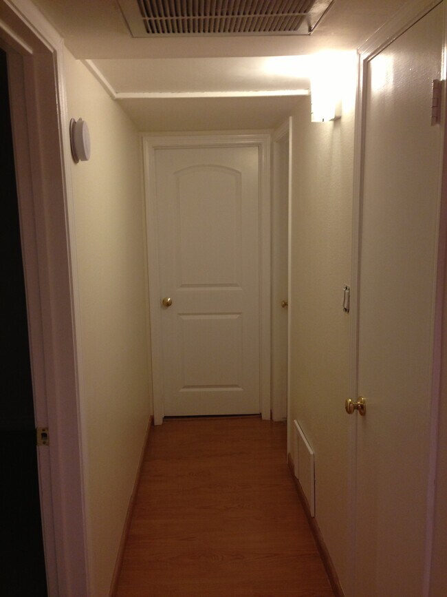 Foto del edificio - 5403 Newcastle Ave