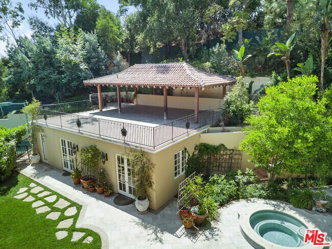 Building Photo - 1055 Shadow Hill Way