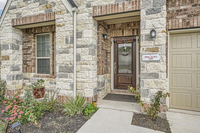 Building Photo - 617 Elm Grn St