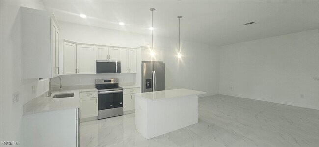 Building Photo - 4737 14th St SW