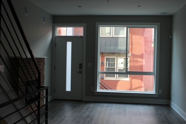 Foto del edificio - 1227 N Myrtlewood St