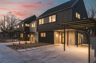 Building Photo - 921 Tillery St