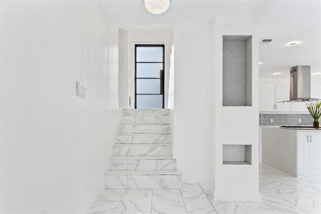 Building Photo - 1731 Elmwood Blvd