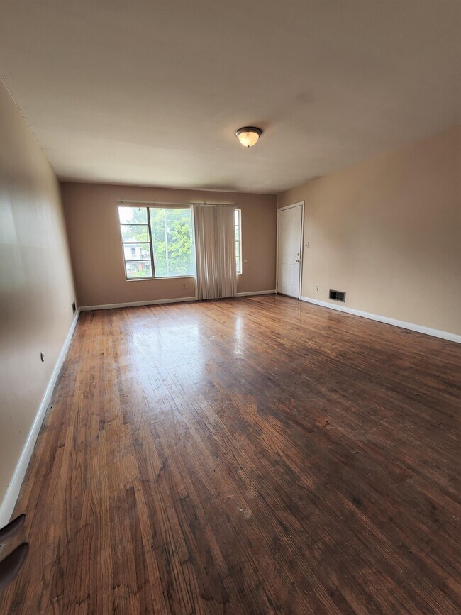 Foto del edificio - 2531 Ensley 5 Points W Ave