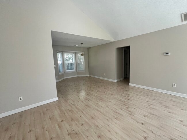 Building Photo - 4415 Bridgeport Dr