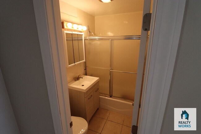 Building Photo - Nice South Lincoln 3 Bedroom Home