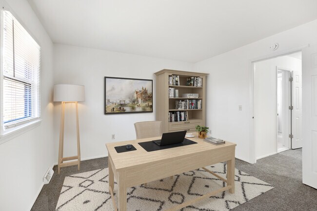 Foto del edificio - Whispering Pines