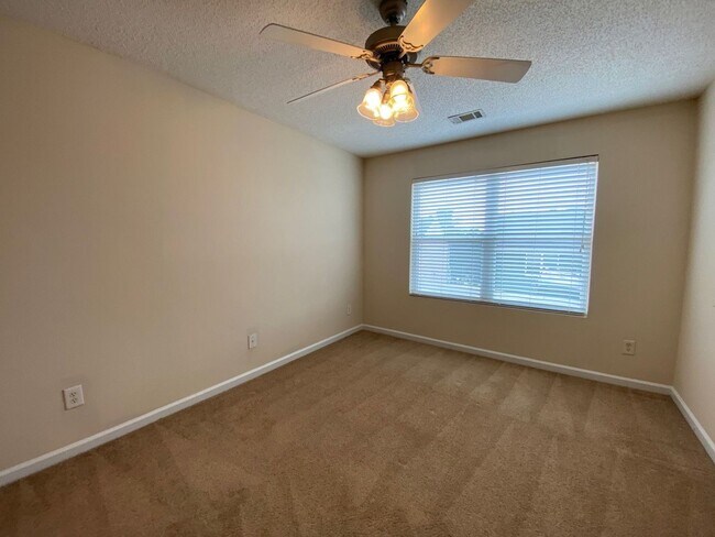 Foto del edificio - BRIDGEWATER HOME - PRE-LEASING FOR AUGUST 1 2026! 1/2 Off Deposit!