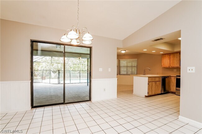 Building Photo - 3802 SW 7th Ave