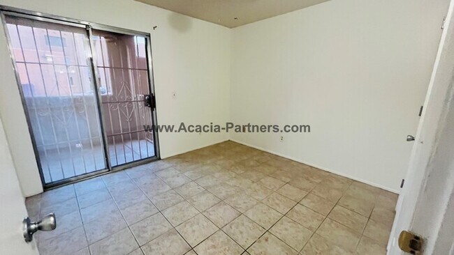 Foto del edificio - One Bedroom Condo