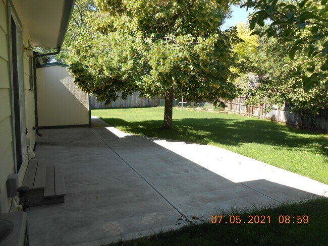 Building Photo - 418 Chukar Ct