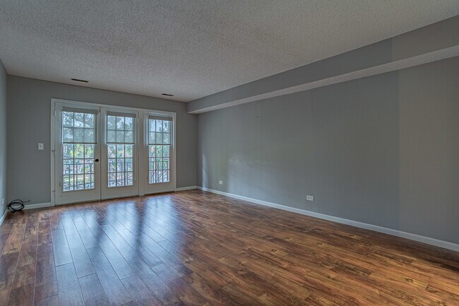 Foto del edificio - 520 Biesterfield Rd