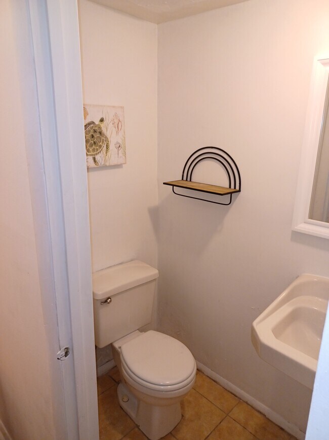 Building Photo - 1209 Teakwood Pl