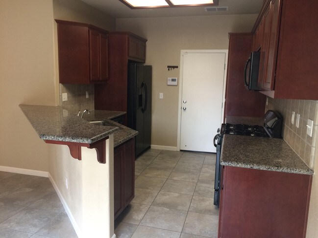 Building Photo - 7517 Wainscott Way