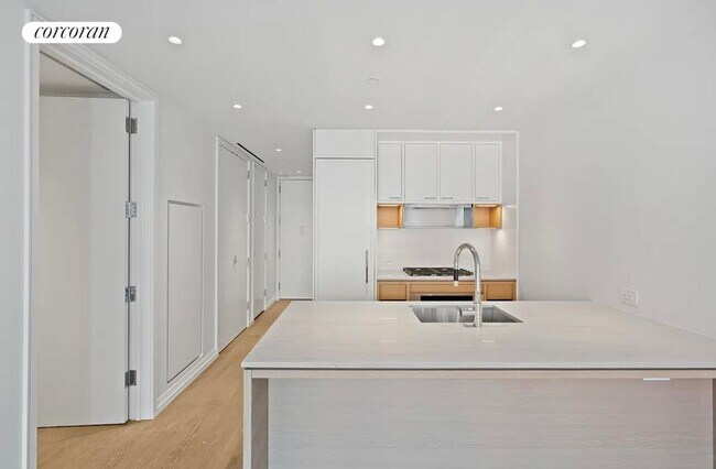 Foto del edificio - 250 W 96th St