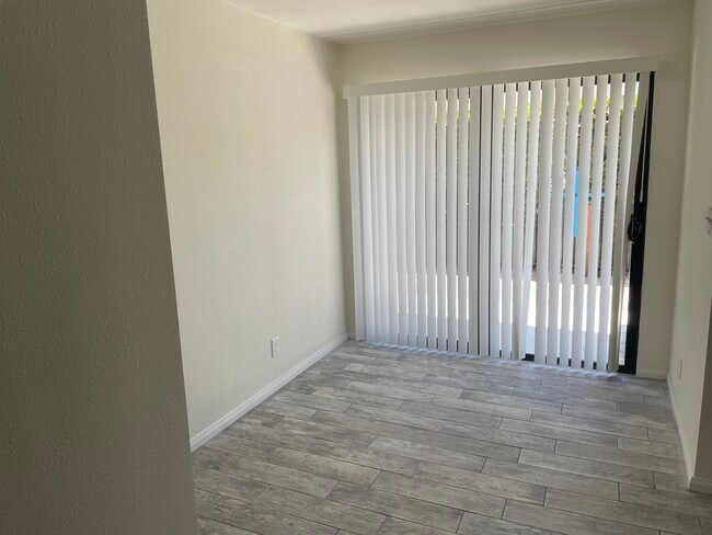 Foto del edificio - 5750 Friars Rd