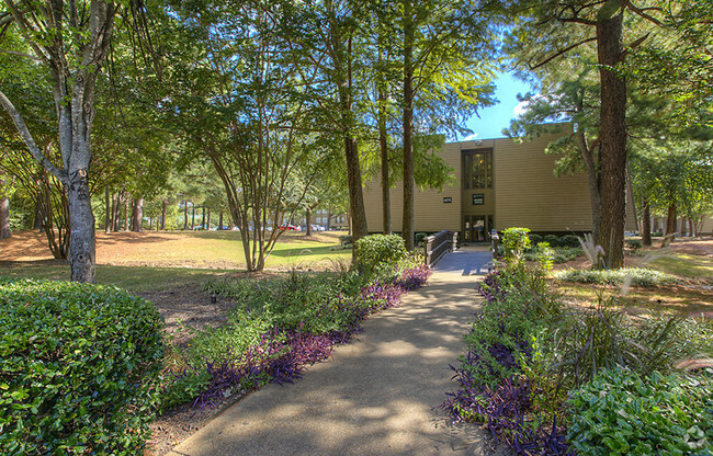 Building Photo - Summer Trace Apartments