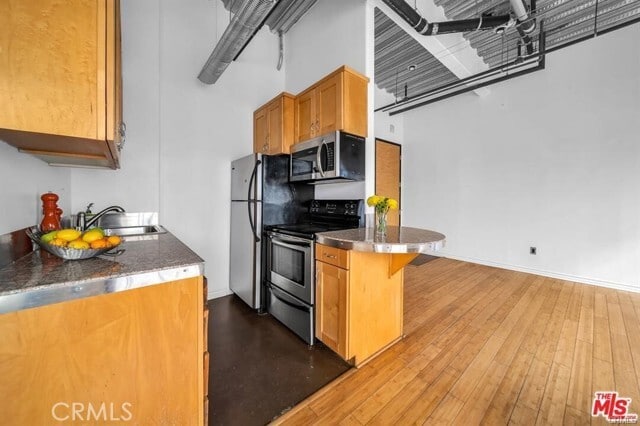 Foto del edificio - 312 W 5th St