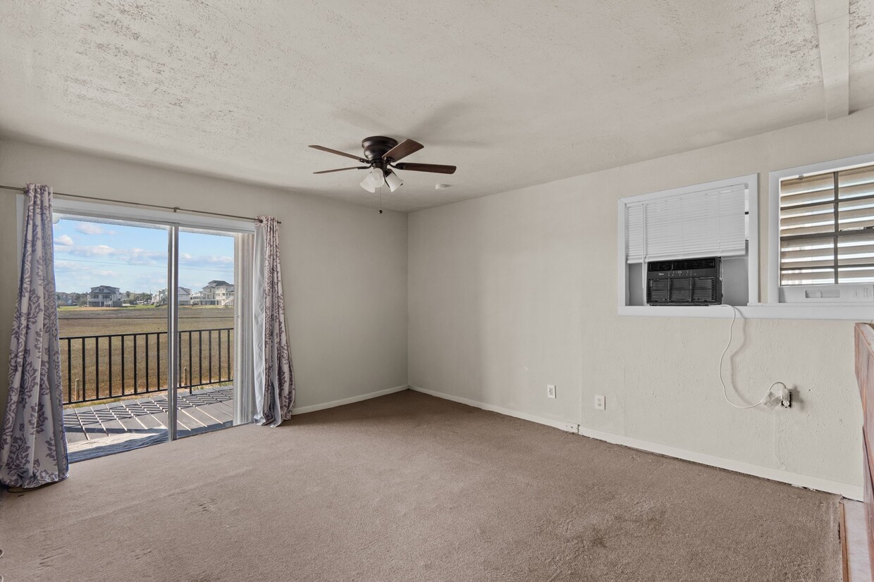 Building Photo - 810 93rd St